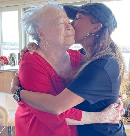 Doris Bridges with her daughter Marjorie Elaine Harvey